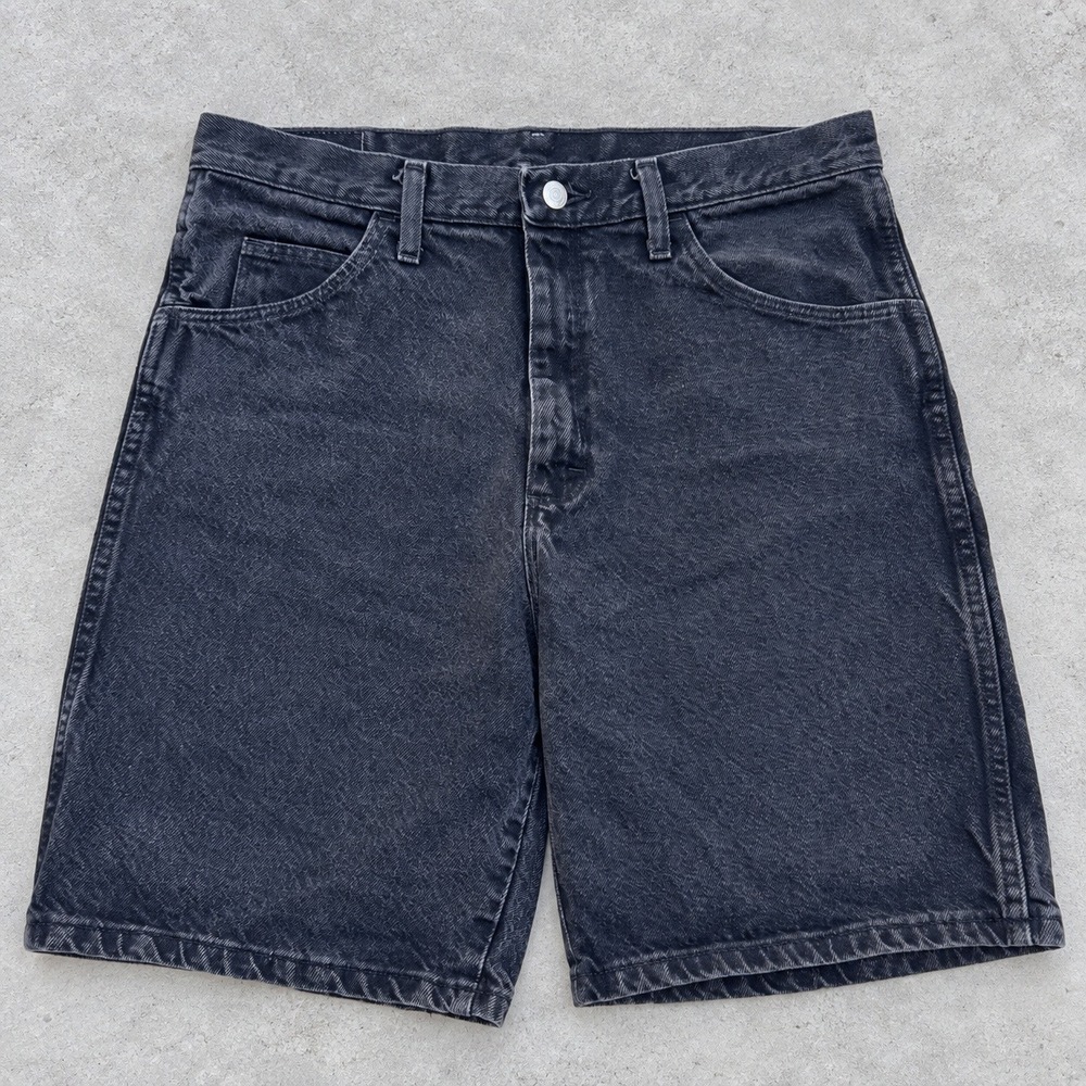 Wrangler Faded Black Denim Shorts Size 32 Relaxed Y2k